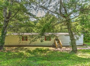 213 Sharps Ln, Rocky Top, TN 37769