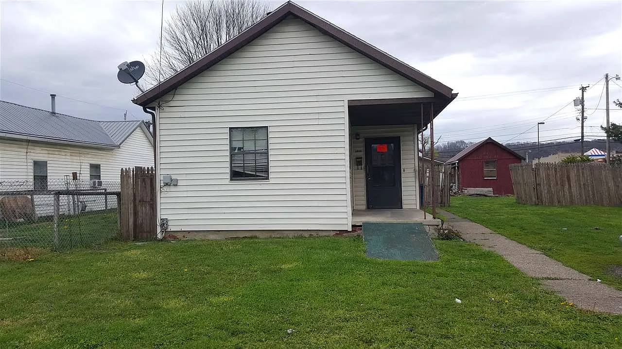 2809 Carter Ave photo 1