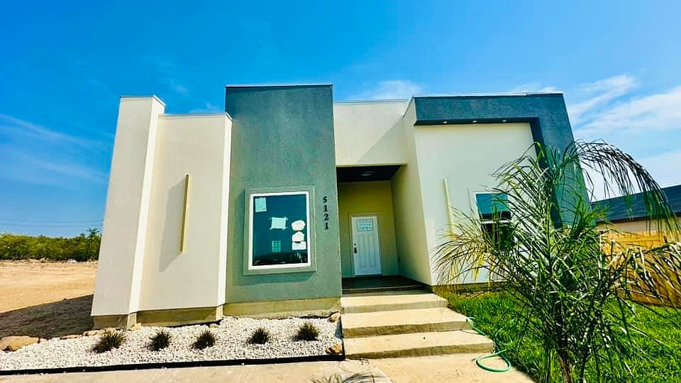 1st image of 5121 Galicia Ln