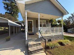 214 Jones St, Laurens, SC 29360