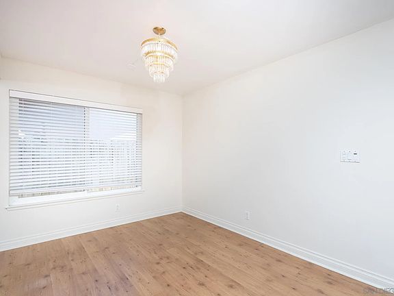 4th image of 11368 Squamish Rd