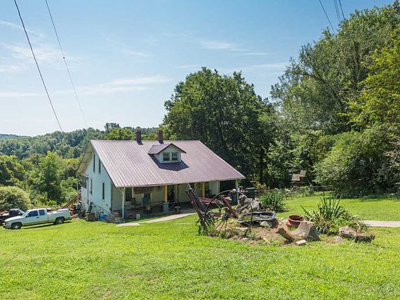 2nd image of 2726 Cherry Ln