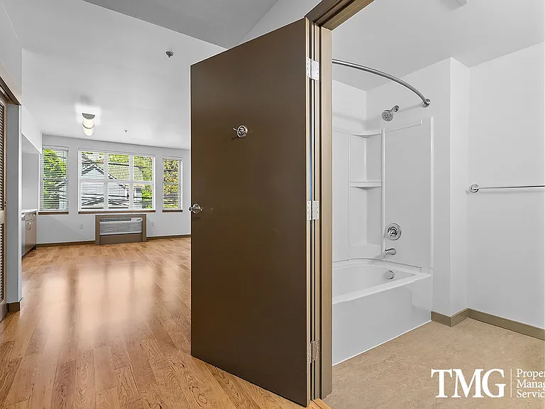 Corbett Heights Apartment Homes — Photo 28