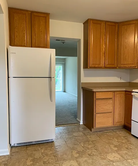 721 Olde Greenwich Cir — Photo 3