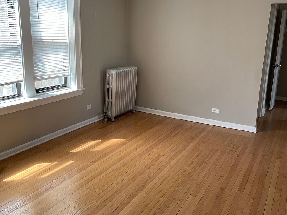 1st image of 6920 S Oglesby Ave #2223