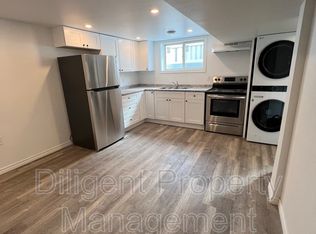 786 Snelgrove Rd, Peterborough, ON K9H2G1