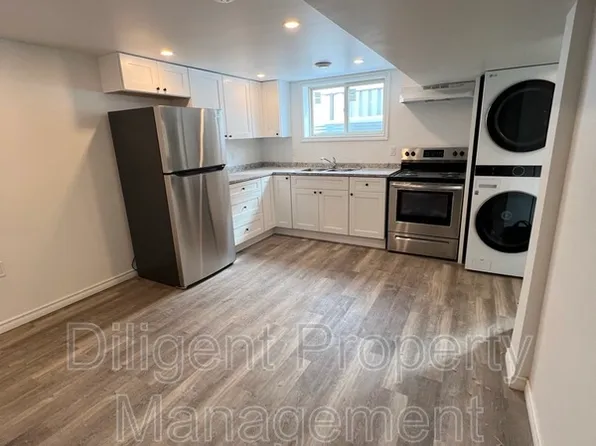 786 Snelgrove Rd, Peterborough, ON K9H 2G1