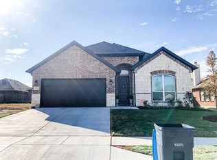 7421 Gairlock Dr, Fort Worth, TX 76179