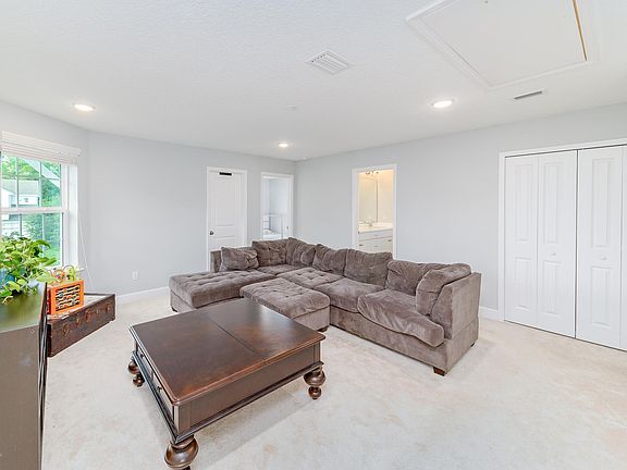 4th image of 481 Vista Lake Cir