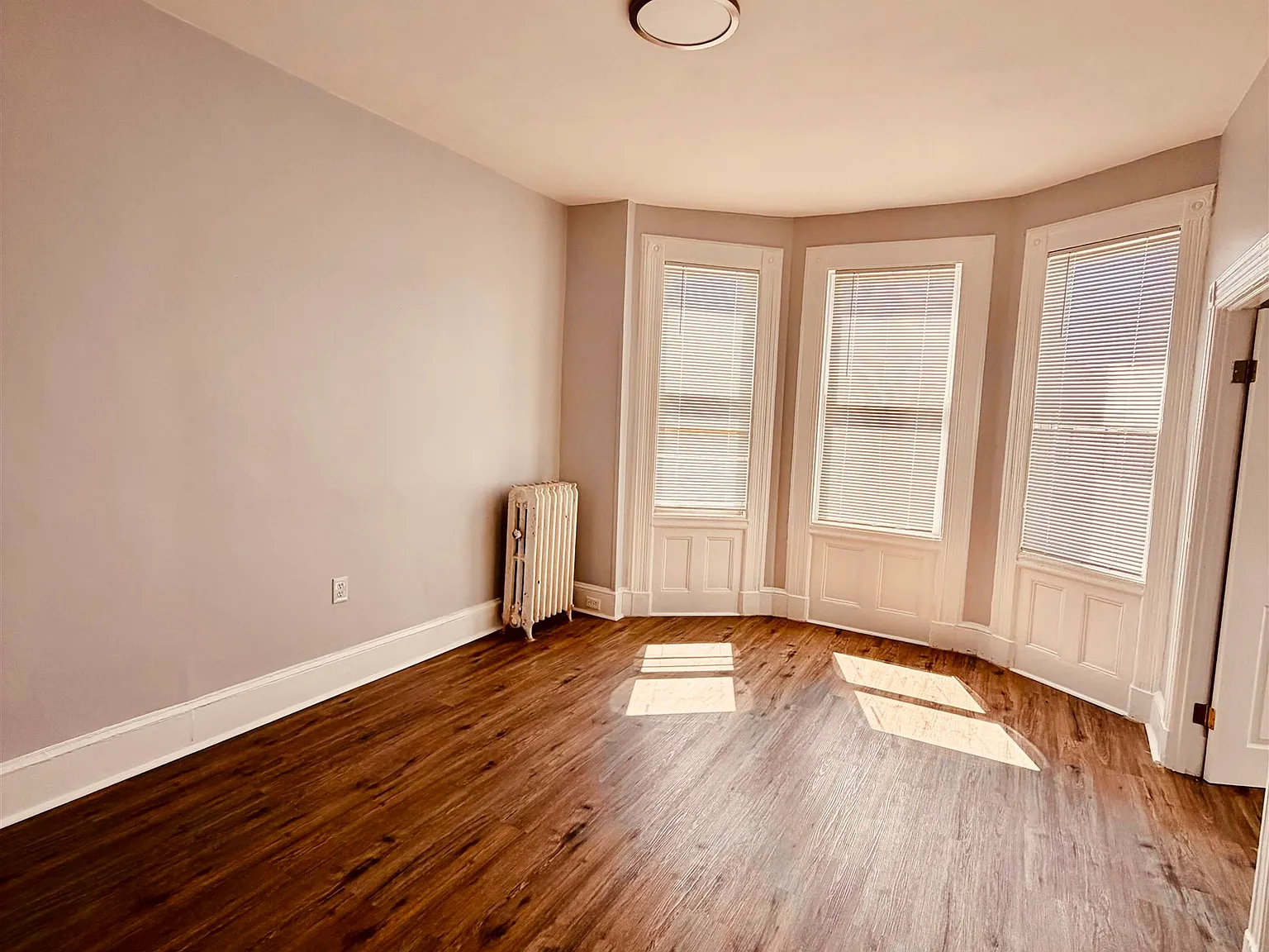 3 bed, 1.0 bath, $2,450 — Photo 4