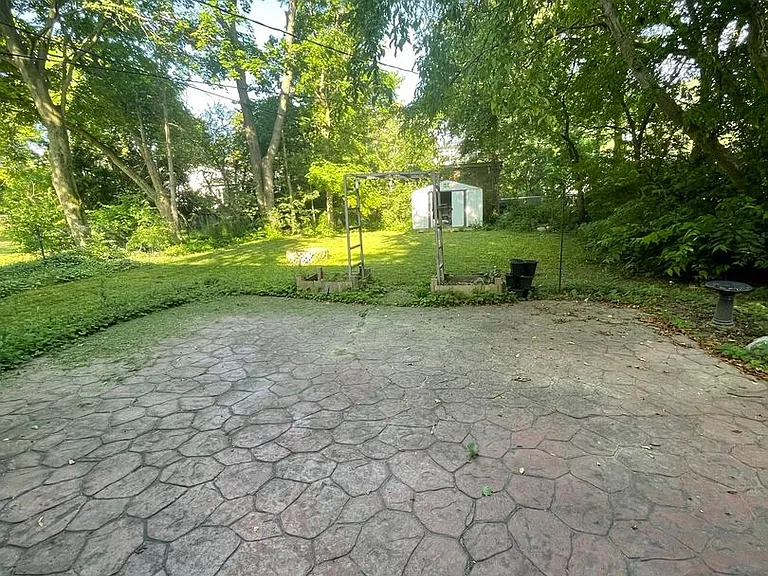 2163 Yorktown Dr — Photo 16