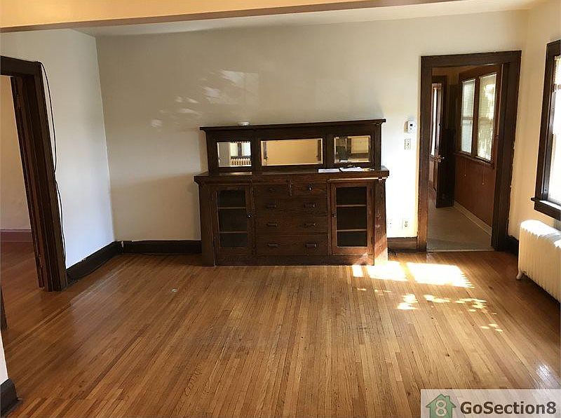 1st image of 2512 26th Ave N #1