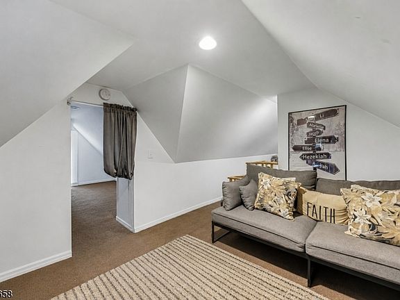 5th image of 27 Thomas St