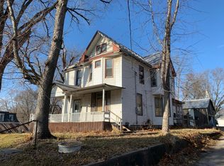 1214 Angular St, Burlington, IA 52601