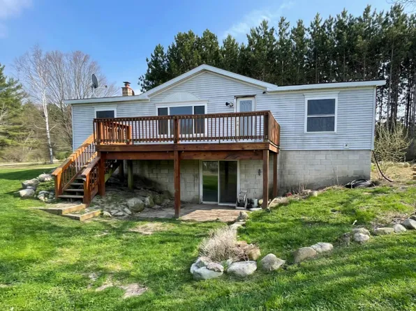 170 Meceola Rd, Lake, MI 48632