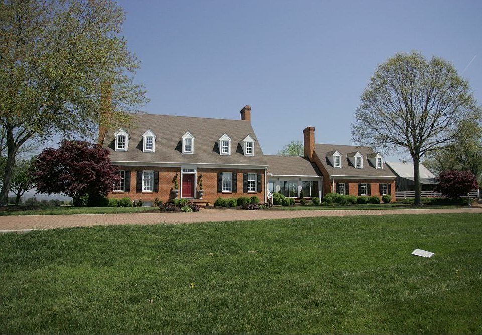 For Sale: 661 Farmers RD, Fincastle, Virginia 24090