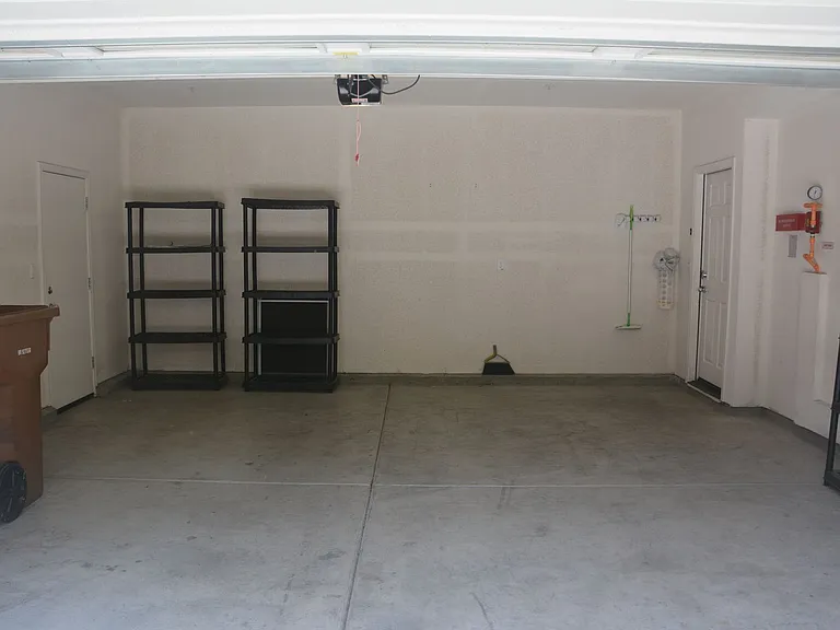321 Macarthur Way — Photo 32