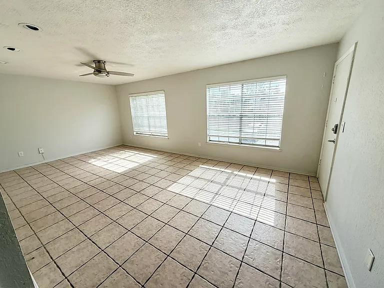 5343 Hansel Ave #F4 — Photo 12