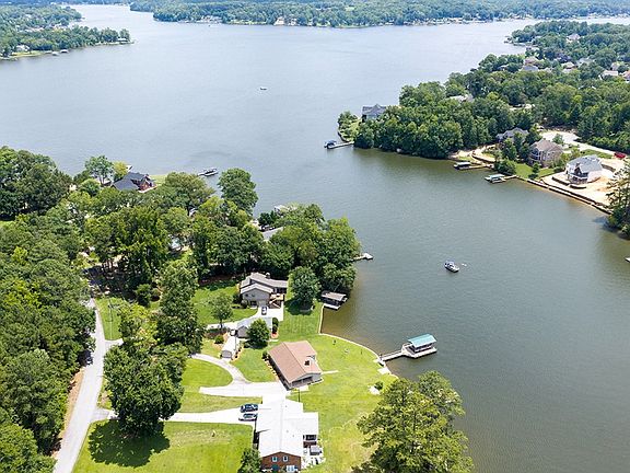 3rd image of 206 Larry Dr
