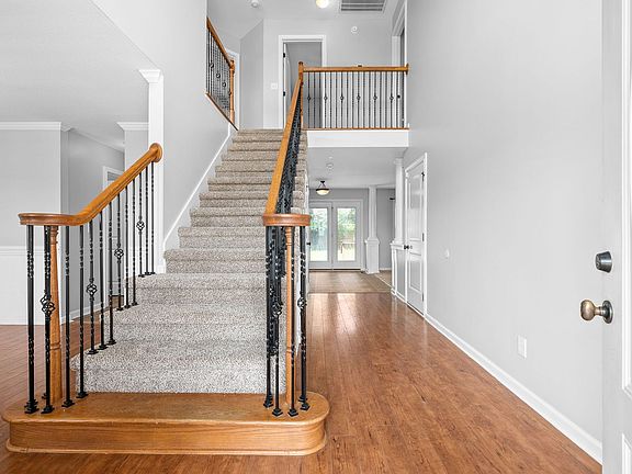 5th image of 2976 Brewster Dr