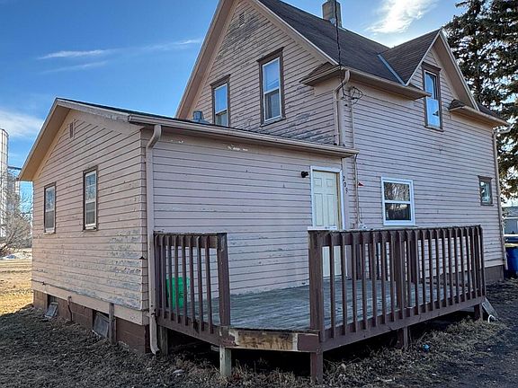 5th image of 209 2nd St NE