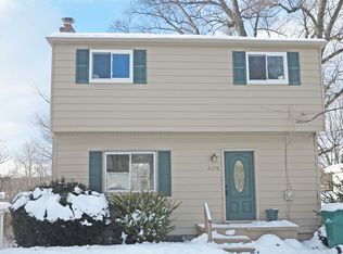 2290 Austin Dr, Novi, MI