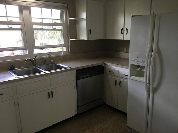 3rd image of 83 Huron Ave