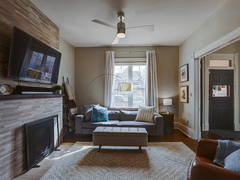 145 S Corona St — Photo 3