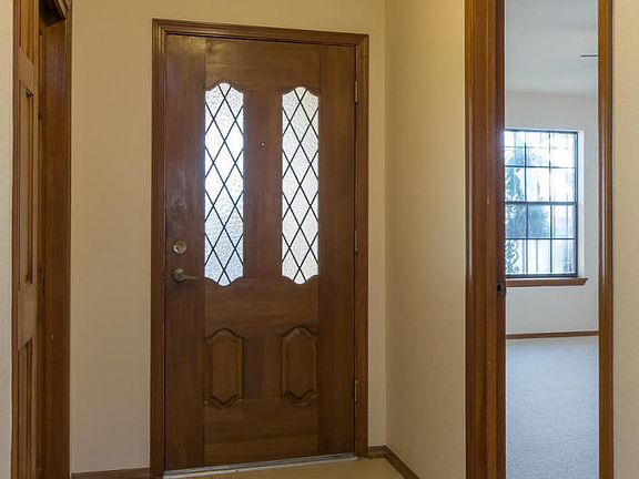 5th image of 9305 Admiral Lowell Pl NE