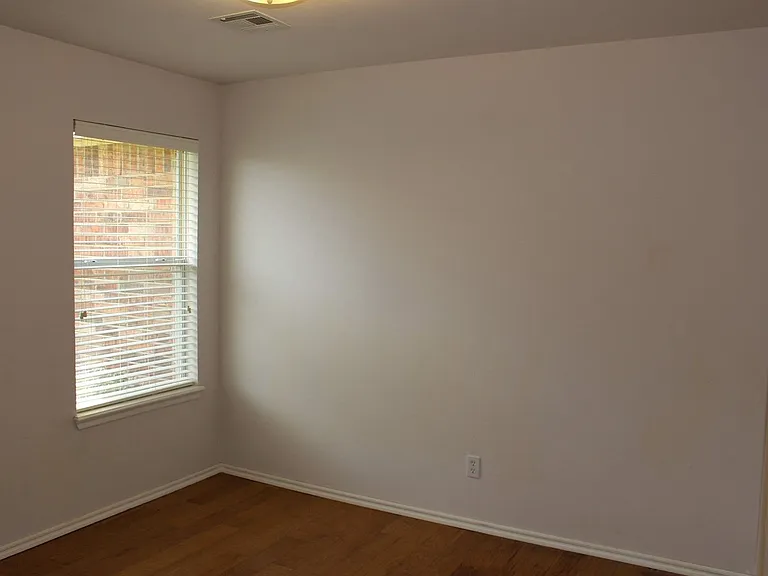 1913 Del Simmons Dr — Photo 10