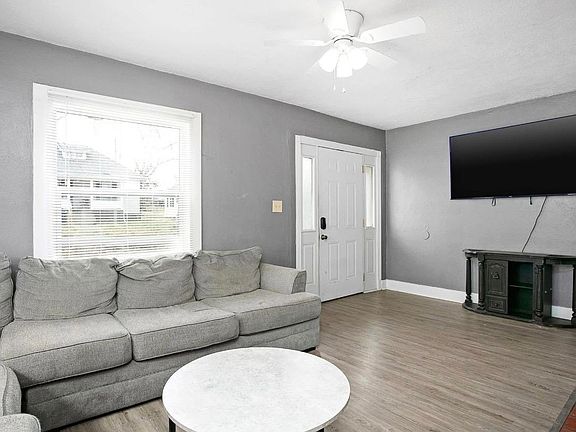 3rd image of 113 Wilcox St