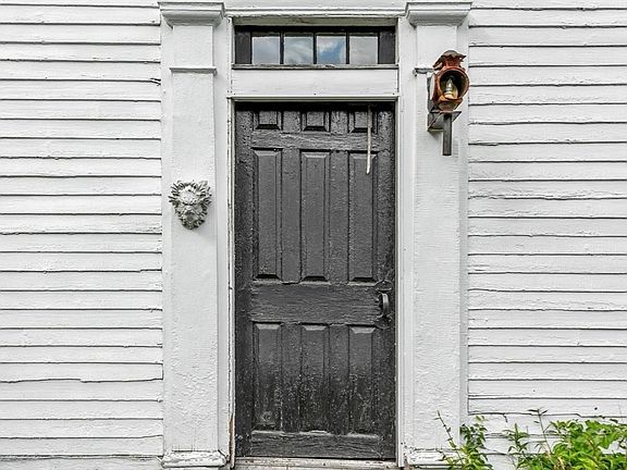 5th image of 488 S Main St