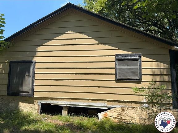 3rd image of 209 W Havana Out Of Ave