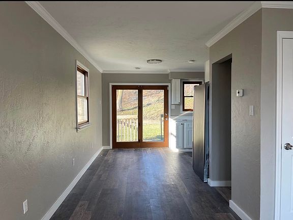 4th image of 26 W College St APT D