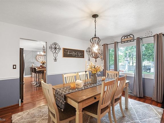4th image of 425 Woodlake Dr