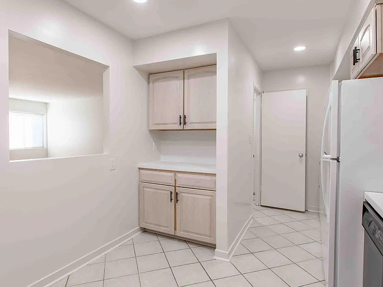 29 Stonehenge Cir #2 — Photo 10