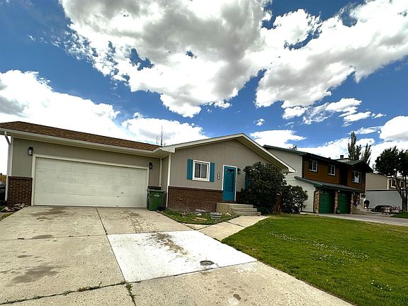 2nd image of 3201 Fir Dr