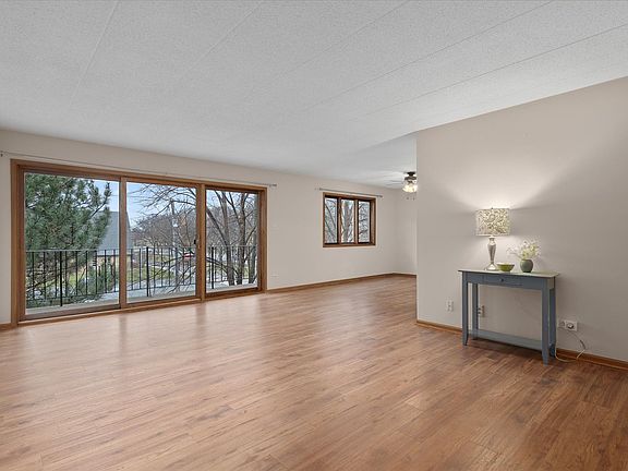 4th image of 4005 W 93rd St APT 3B