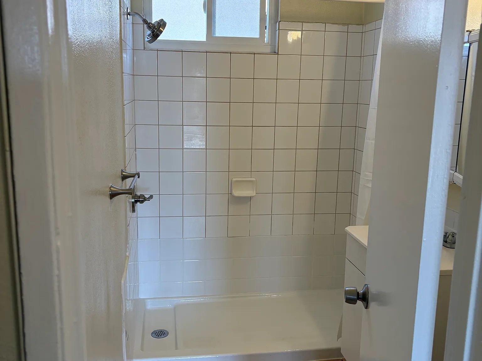 1 bed, 670 sqft, $1,600 — Photo 4