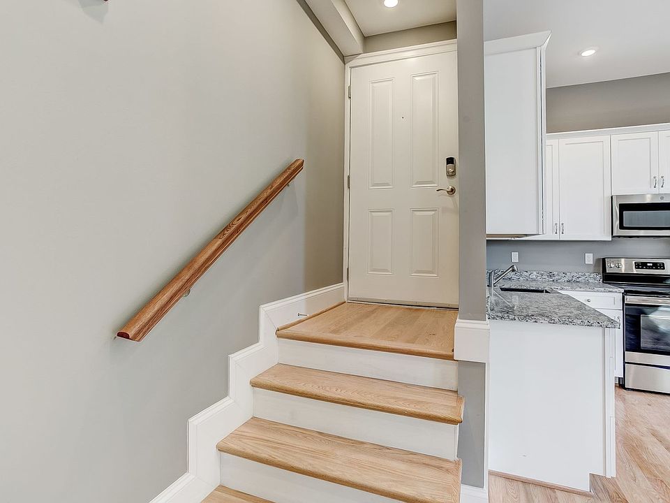 1st image of 1214 N Eutaw Pl #206