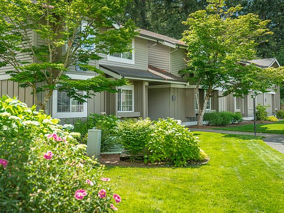 Explore Stonegate Apartments