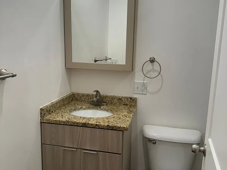 BOSTON COMFORT SUITES — Photo 19
