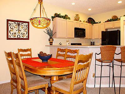 05_dining-room_1475 Barrymore Court