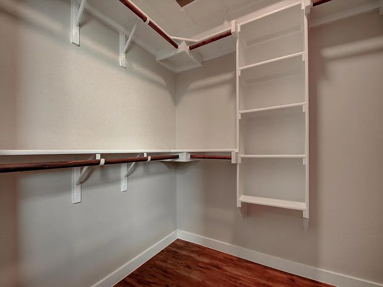 240 Rose Dr — Photo 24