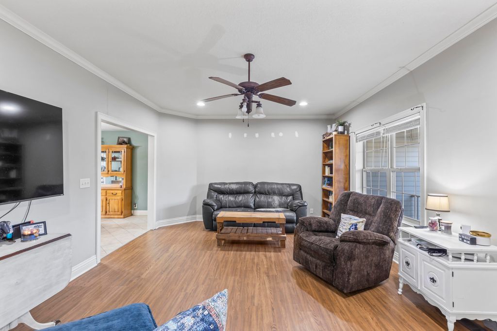 1405 Hagny Street, Lamar, MO - More