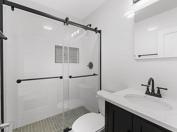 4th image of 313 E 92nd St #5W