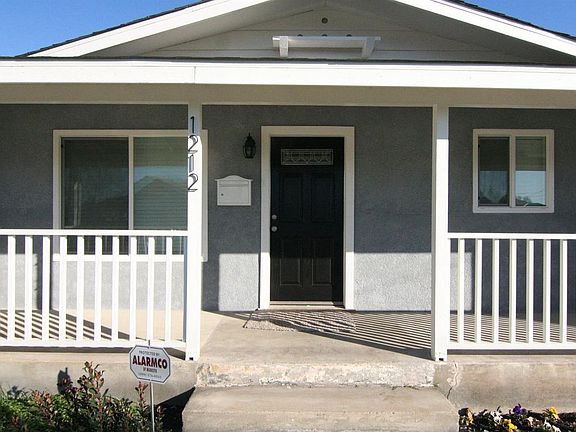 3rd image of 1212 Poplar St