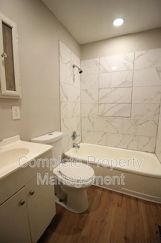 3 bed, 2.0 bath, 1800 sqft, $1,350 — Photo 4