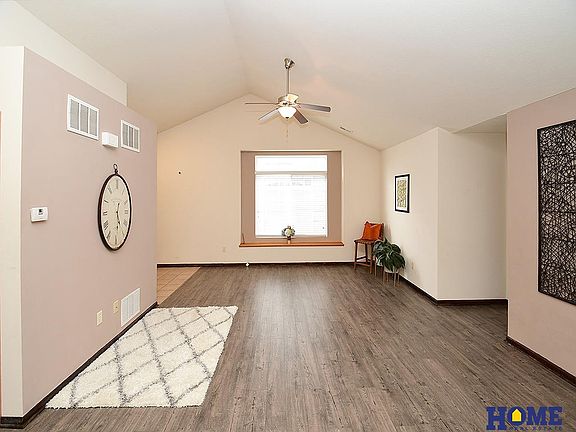 5th image of 812 Norwood Dr