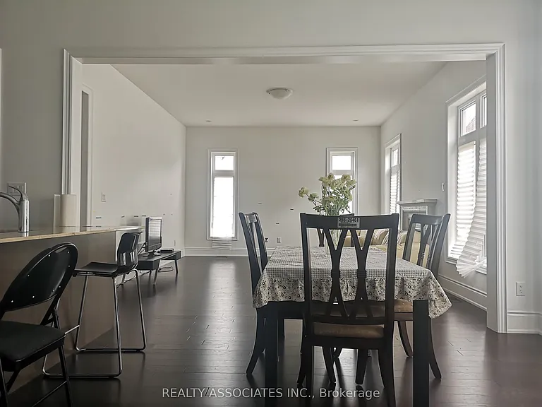 241 Stormont Trl — Photo 7